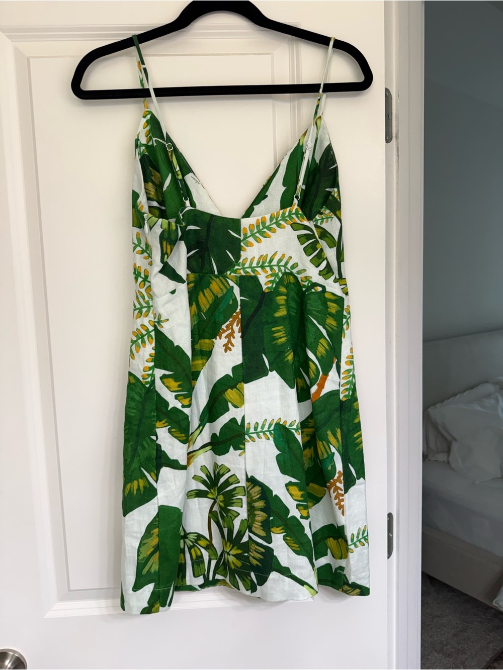 FARM Rio
Tropical Forest Linen Mini Dress - Picture 5 of 6